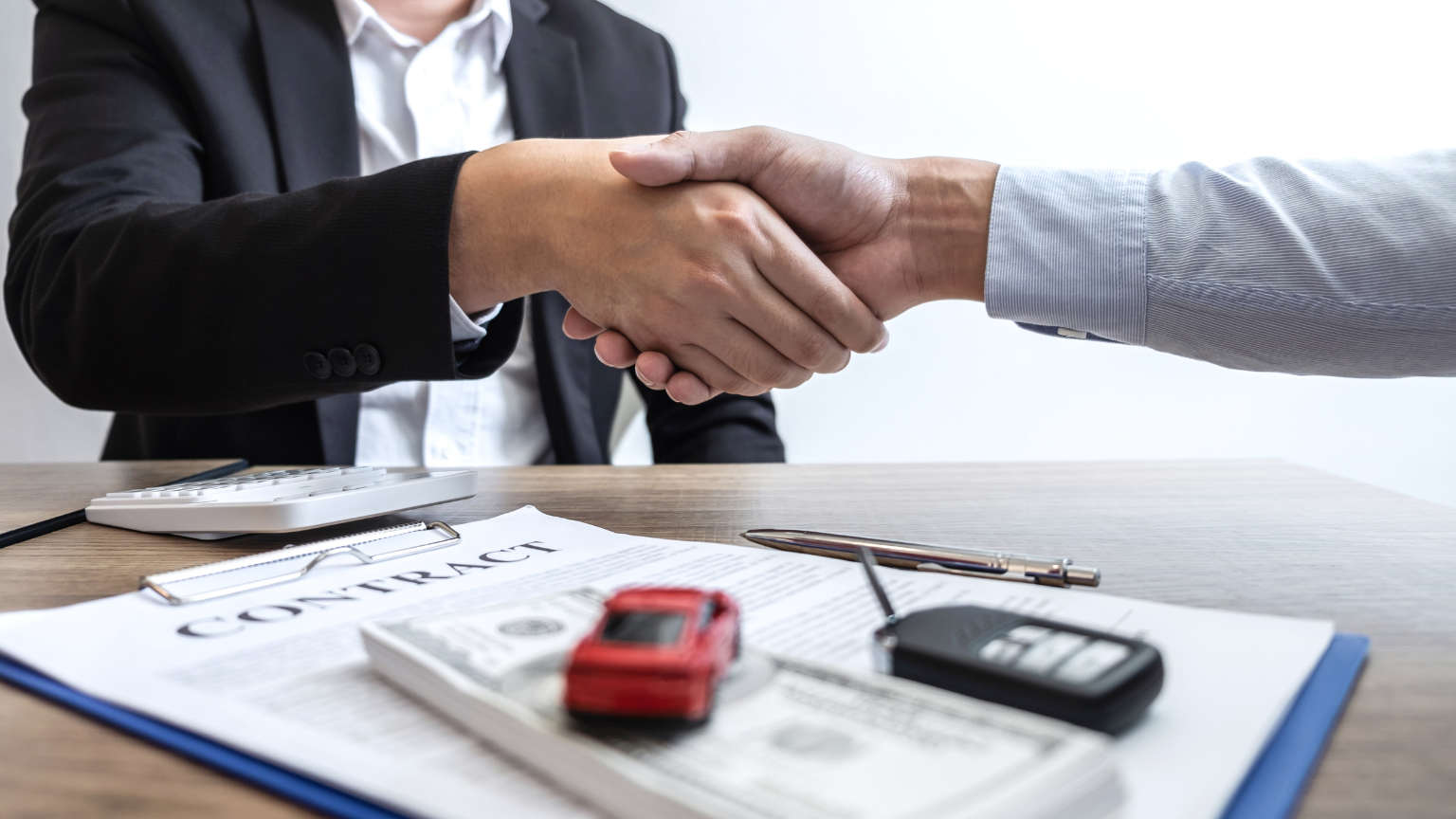 Leasing o Acquisto Auto per Aziende: La Sfida delle Agevolazioni Fiscali